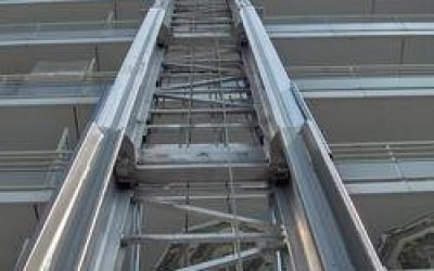 Moving BCN- Plataforma elevadora para la mudanza- plataforma elevadora